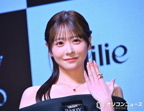 ���A�ȍ��h���X�p�ŉ��𖣗�����FRUITS ZIPPER�E�N��D�� �iC�jORICON NewS inc. 