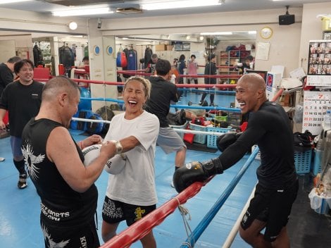 �I�[�X�g�����A�Ńv���{�N�T�[�f�r���[����R�{���J�ƁA�ꏏ�ɗ��K���鑧�q�̎R�{�A�[�Z�� 