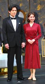 ����w�v���[���g�E���t�^�[�x�J���O��ɓo�d����(������)��_��Y�A�q�ȃJ�i (C)ORICON NewS inc. 