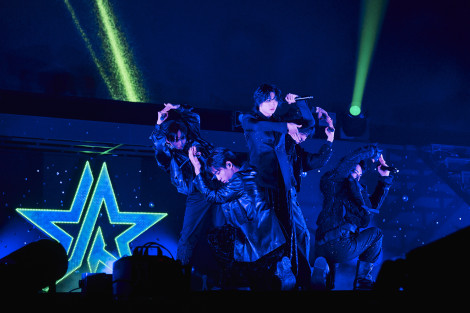 �f�r���[�V���[�P�[�X���J�Â���STARGLOW�@�ʐ^�F�쓇�L��^�K�c���V 