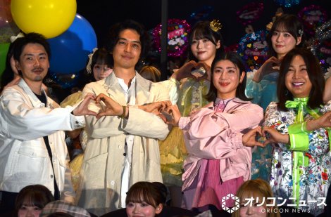 Netflix�f��wThis is I�x��This is �A�C�h�����ʉ��C�x���g�ɃQ�X�g�o�������i������j���{�D��ēA�֓��H�A�]���t��A�͂�Ȉ� �iC�jORICON NewS inc. 