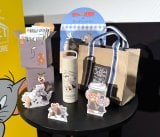 �w�g���ƃW�F���[ �o�[�X�f�[�L�O�t�@���C�x���g�x�ɂĂ���I�ڂ��ꂽ�R���{���i (C)ORICON NewS inc. 