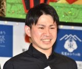 �w���������F�߂����|�l �r�[�g�������t�u���΂����{��v�x�ɓo�ꂵ���X�p�C�V�[�K�[���b�N�E�ЎR�q�� (C)ORICON NewS inc. 