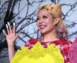 �f��w�����u�x�o�����^�C�����ʎ��ʉ�ɓo�d�����G���t�E�r�� (C)ORICON NewS inc. 