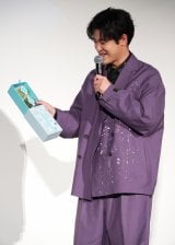 �e���r�A�j���w�򉮂̂ЂƂ育�Ɓx��1���U��Ԃ��f��ɓo�d������ˍ��� (C)ORICON NewS inc. 