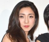 �������̖��E�����A�g��҂݃Z�[�^�[�h��I �҂ݕ��̘r�O�ɔ����u����҂񂾂�?�E�l�Z���!�v�u���v 