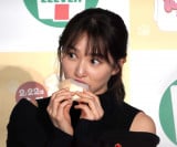 �Z�u���C���u���w�ɂ�񂱔���!�x�V���i���\��E���H��ɓo�d����������ގq (C)ORICON NewS inc. 