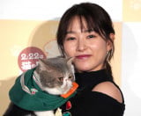 �l�R���������������ގq=�Z�u���C���u���w�ɂ�񂱔���!�x�V���i���\��E���H�� (C)ORICON NewS inc. 