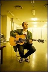 MITCH IKEDA�u����50���N�W����v�N���E�h�t�@���f�B���O ���^�[���́u���A���E�M�����K�[ �ʐ^A3�m�r�T�C�Y ( 329mm�~483mm ) �I���W�i���v�����g����9���vphoto by MITCH IKEDA(C) 