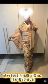 60�N�Ԃ�ɁA�K�⒅�Ɏd���Ē����ꂽ���΂������̐U���𒅂����̂���������B(�ʐ^��@gukimono_ichico) 