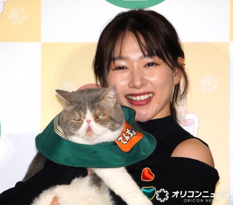 �Z�u���C���u���w�ɂ�񂱔����I�x�V���i���\��E���H��ɓo�d����������ގq �iC�jORICON NewS inc. 