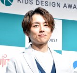 �L�b�Y�f�U�C����20���N�E���j���[�A�����\��ɓo�d�������Y���z (C)ORICON NewS inc. 