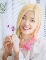 SNS���t�H�����[110���l�̑�l�C�n���h���C�h��ƁE�ނ��܂܂��� 