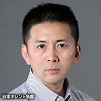 ���R���i