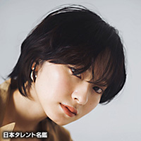 ���t����